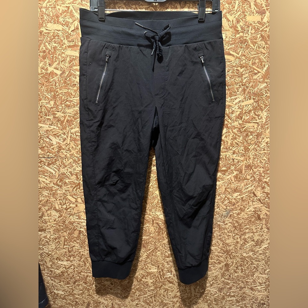 Athleta Trekkie North Crop Jogger‎ Black Size 6